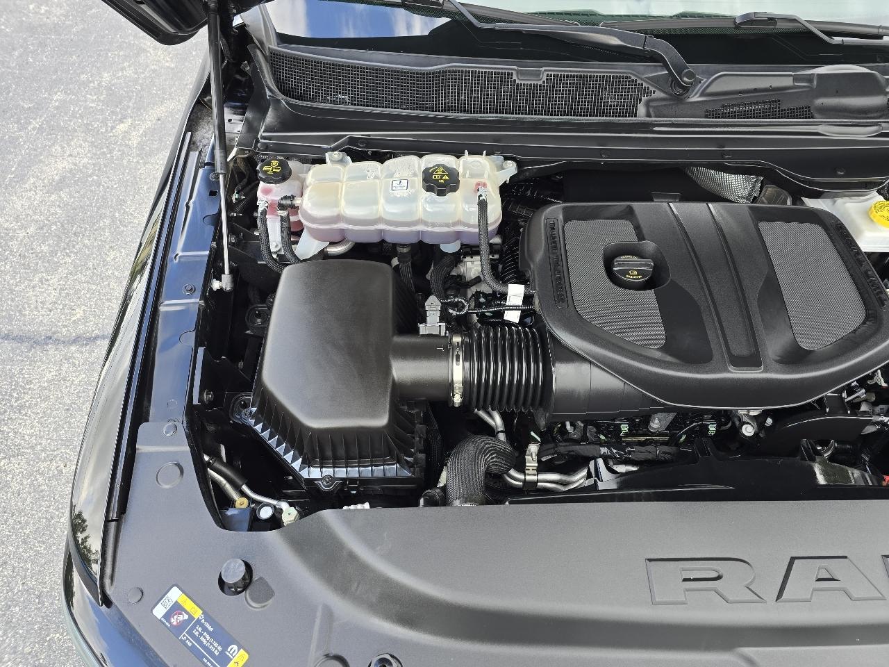 RAM 1500 Laramie Crew Cab SWB 4WD 2025
