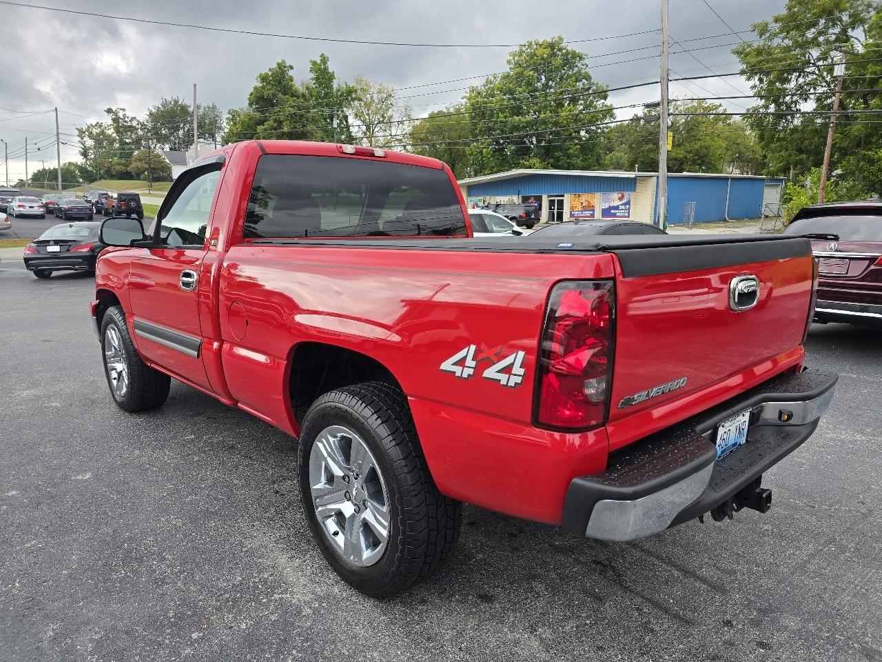 Chevrolet Silverado 1500 4WD Reg Cab 119.0" LT 2006