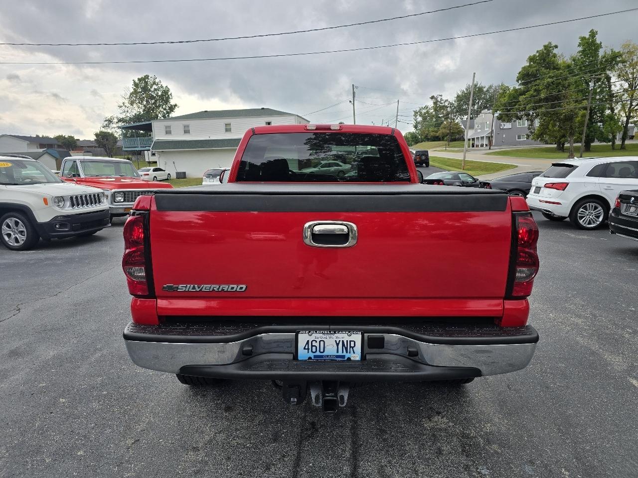 Chevrolet Silverado 1500 4WD Reg Cab 119.0" LT 2006