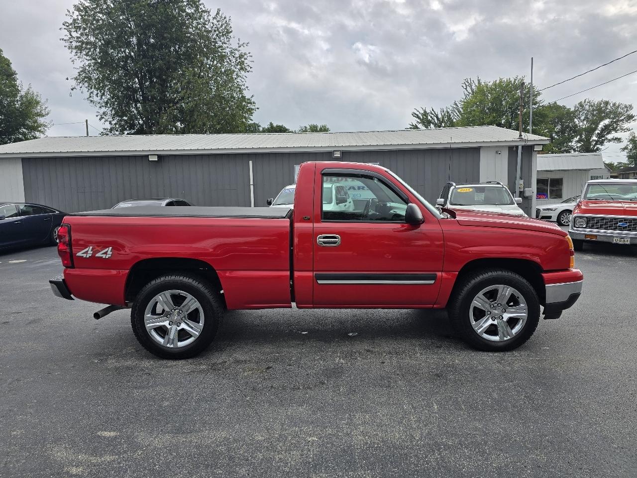 Chevrolet Silverado 1500 4WD Reg Cab 119.0" LT 2006