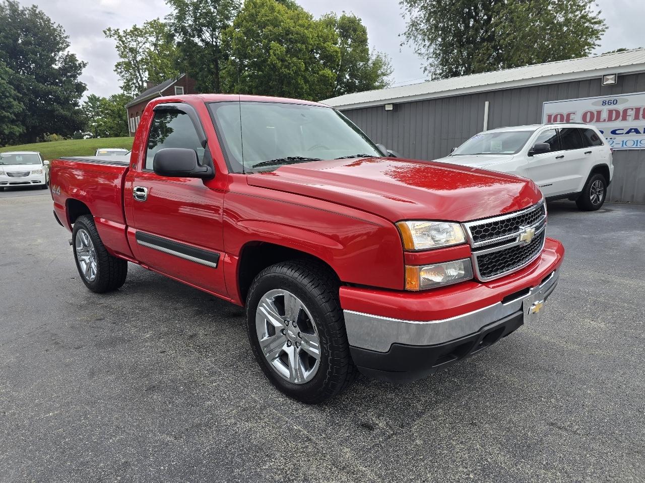 Chevrolet Silverado 1500 4WD Reg Cab 119.0" LT 2006