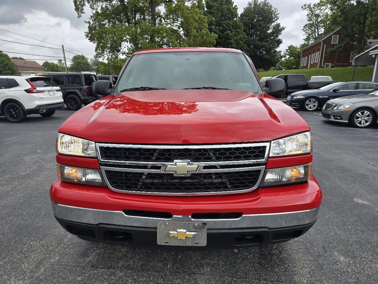 Chevrolet Silverado 1500 4WD Reg Cab 119.0" LT 2006