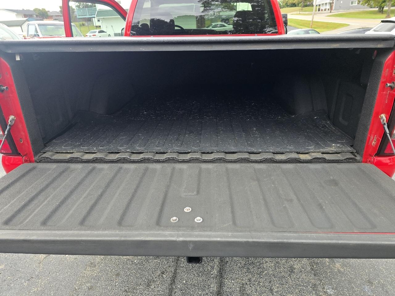 Chevrolet Silverado 1500 4WD Reg Cab 119.0" LT 2006