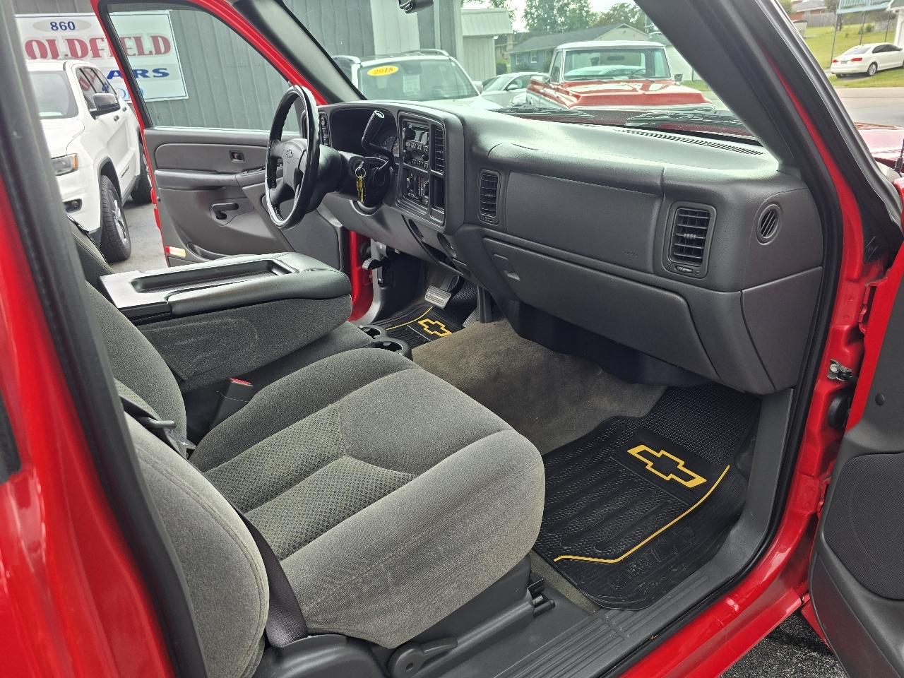 Chevrolet Silverado 1500 4WD Reg Cab 119.0" LT 2006
