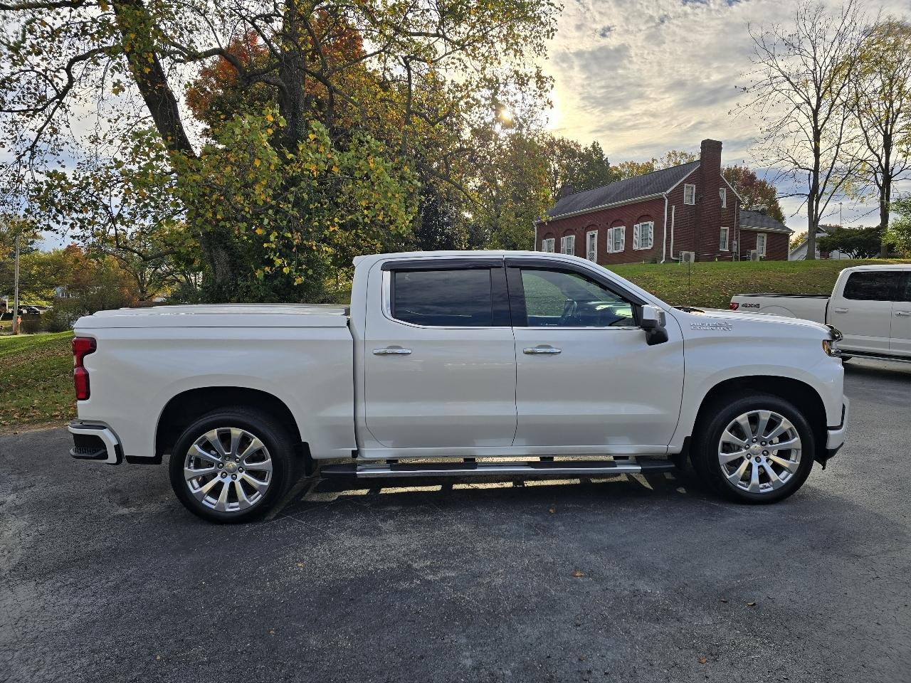 Chevrolet Silverado 1500 4WD Crew Cab 143.5" High Country 2019