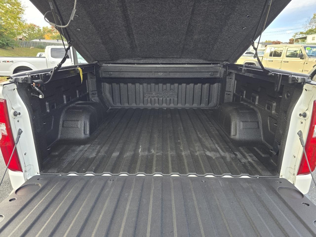 Chevrolet Silverado 1500 4WD Crew Cab 143.5" High Country 2019