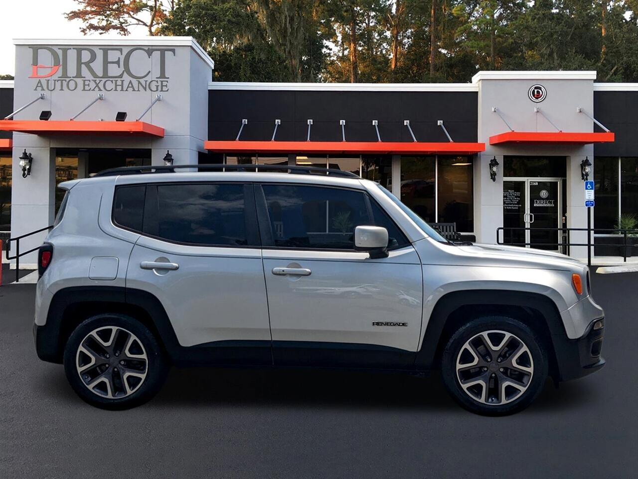 2017 Jeep Renegade Latitude North Edition photo 3