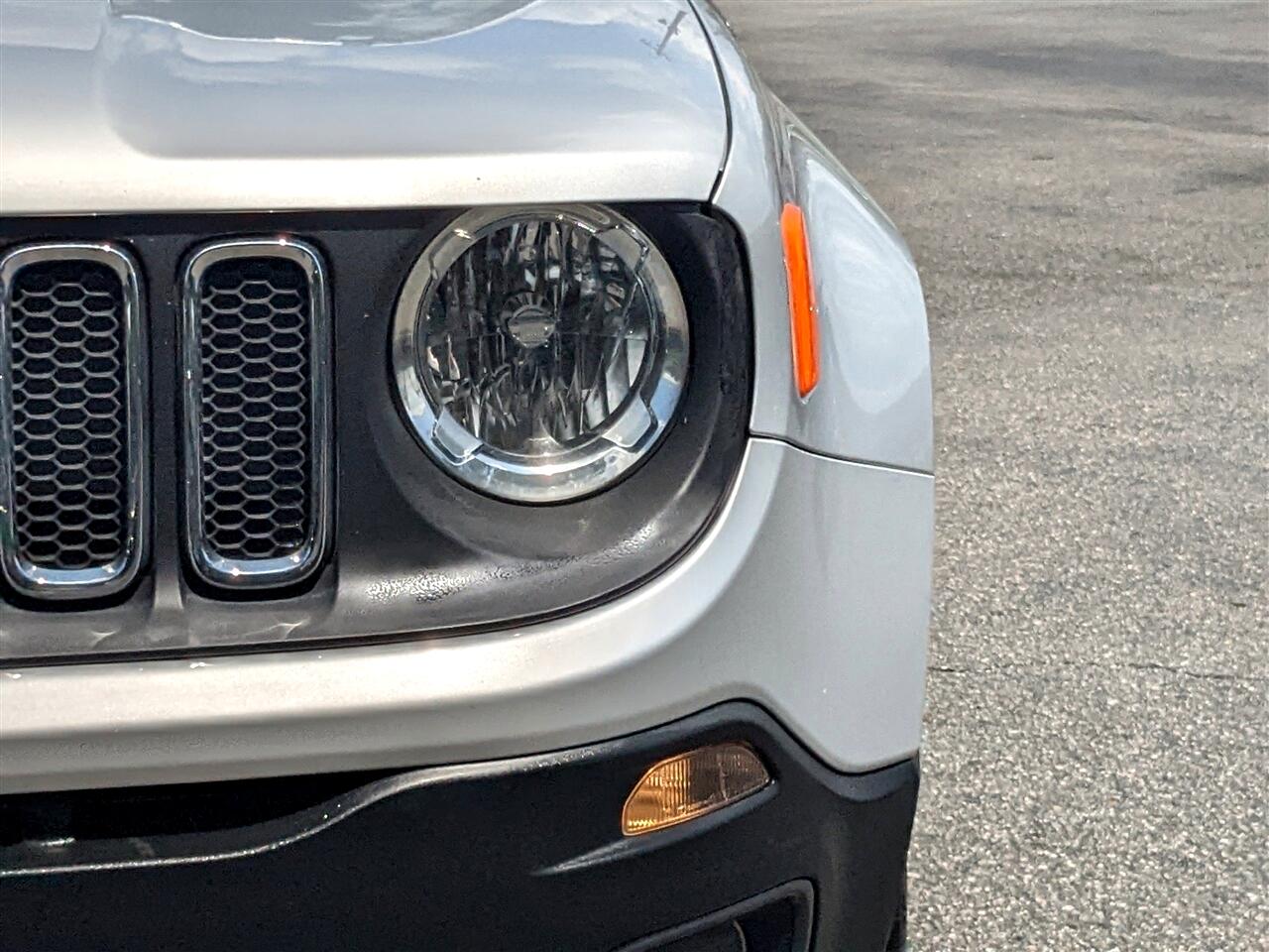2017 Jeep Renegade Latitude North Edition photo 9