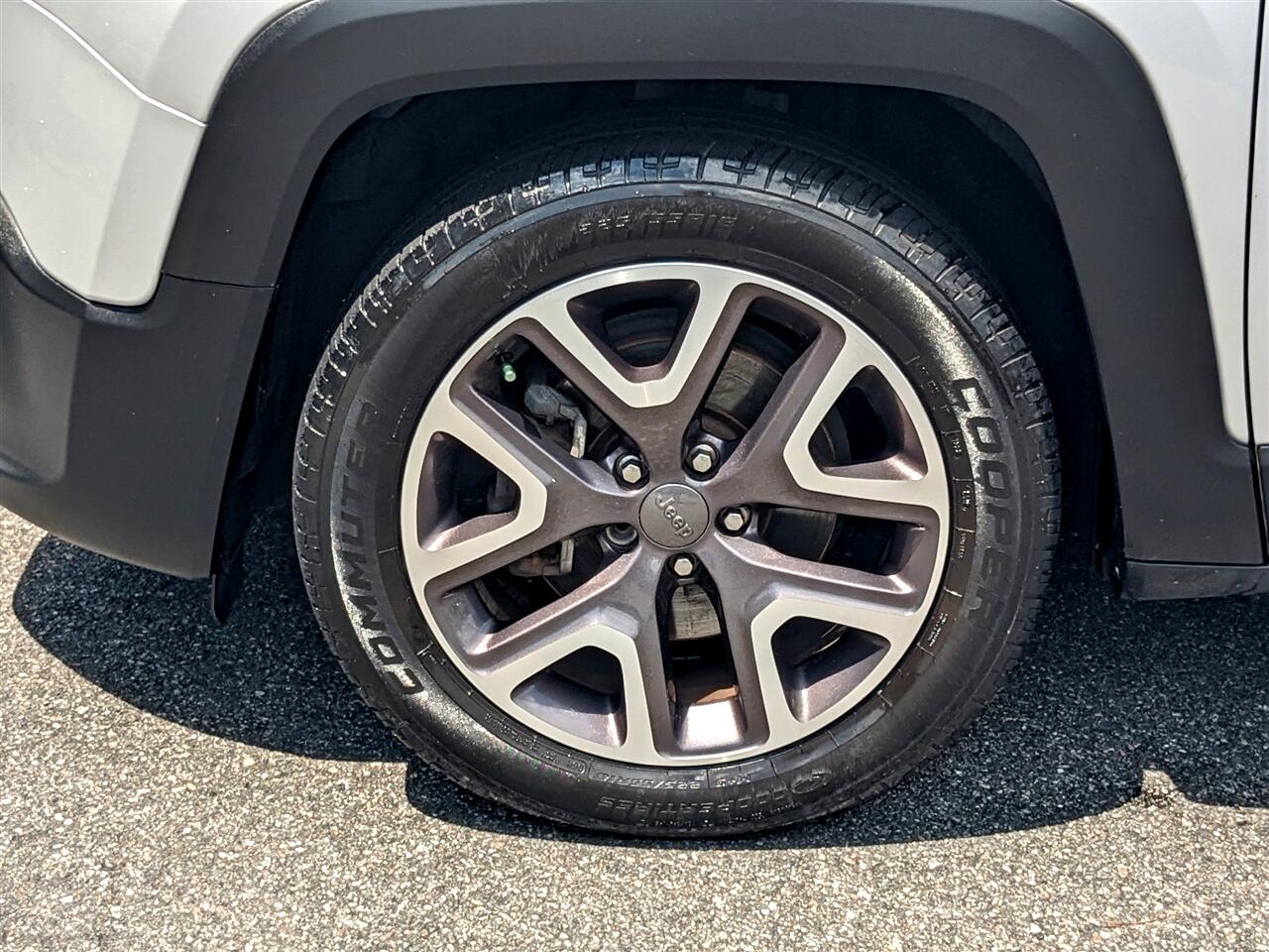 2017 Jeep Renegade Latitude North Edition photo 10