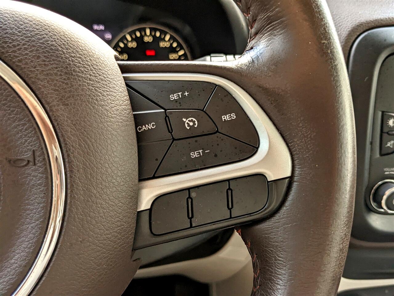 2017 Jeep Renegade Latitude North Edition photo 24