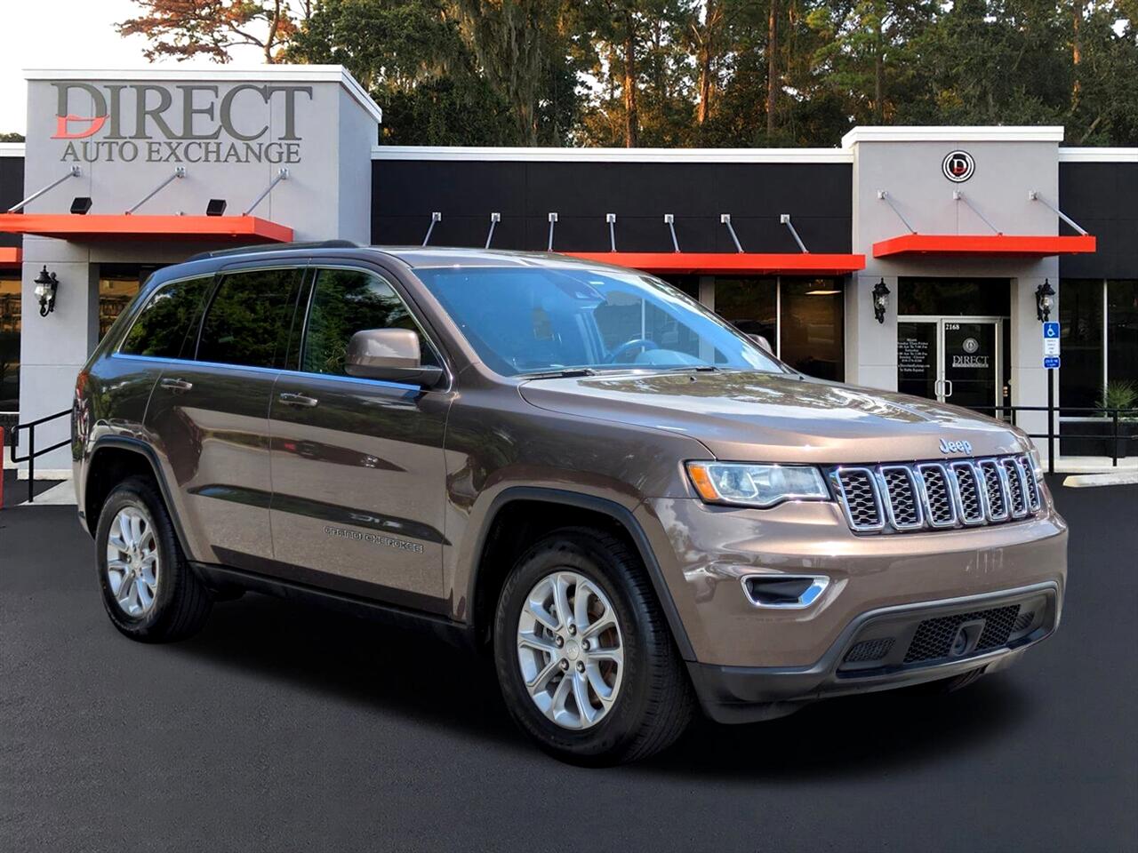 2021 Jeep Grand Cherokee Laredo E photo 2
