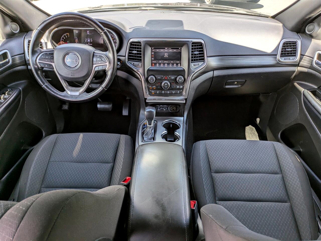 2021 Jeep Grand Cherokee Laredo E photo 14