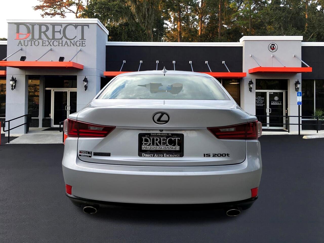 2016 Lexus IS 200t photo 5