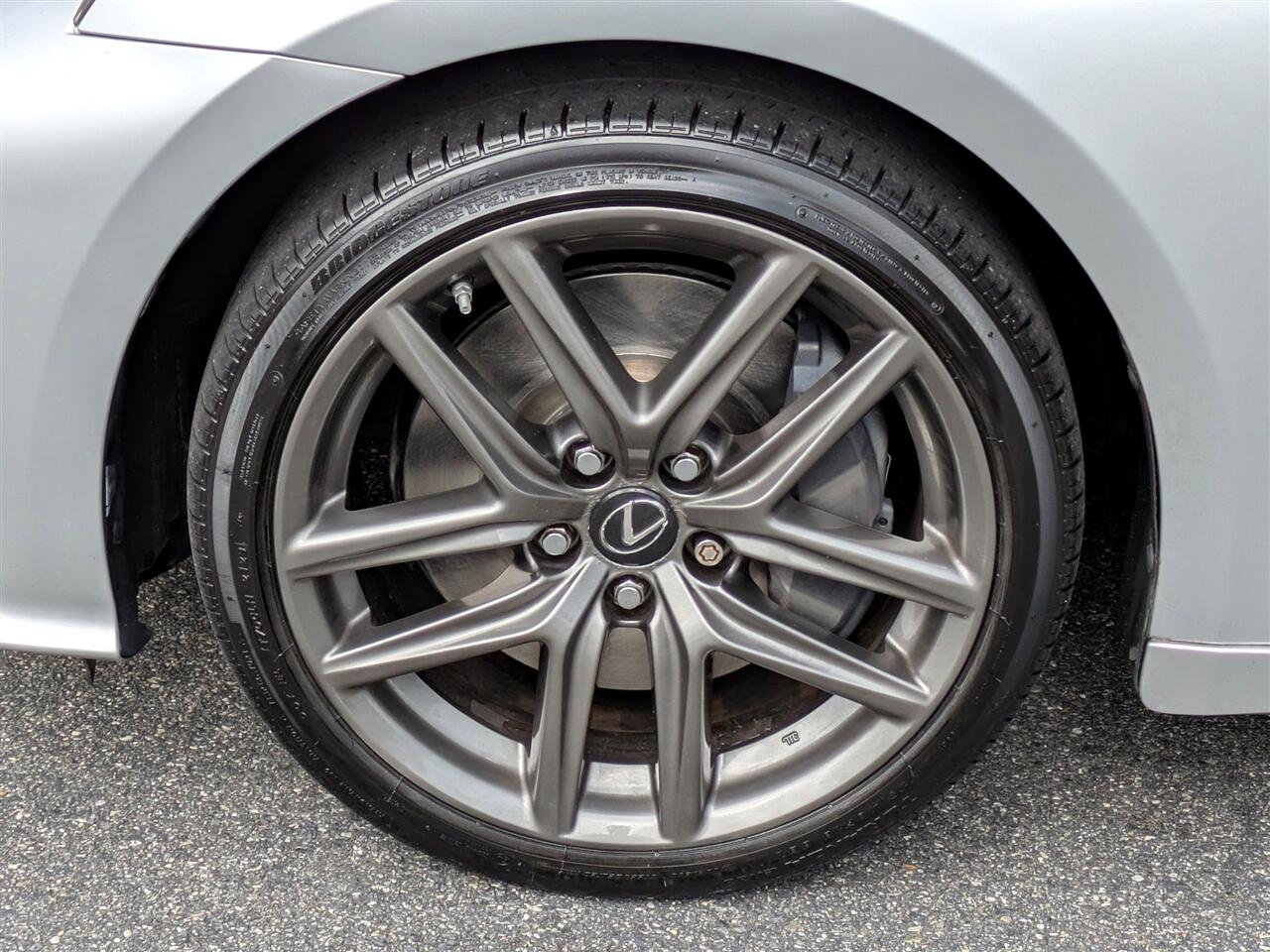 2016 Lexus IS 200t photo 10