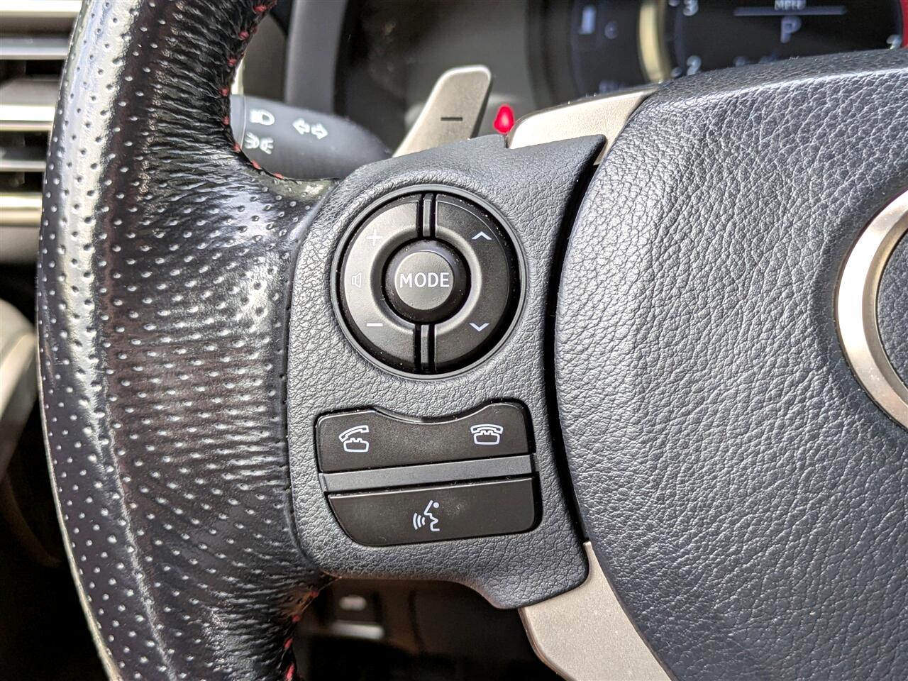 2016 Lexus IS 200t photo 23