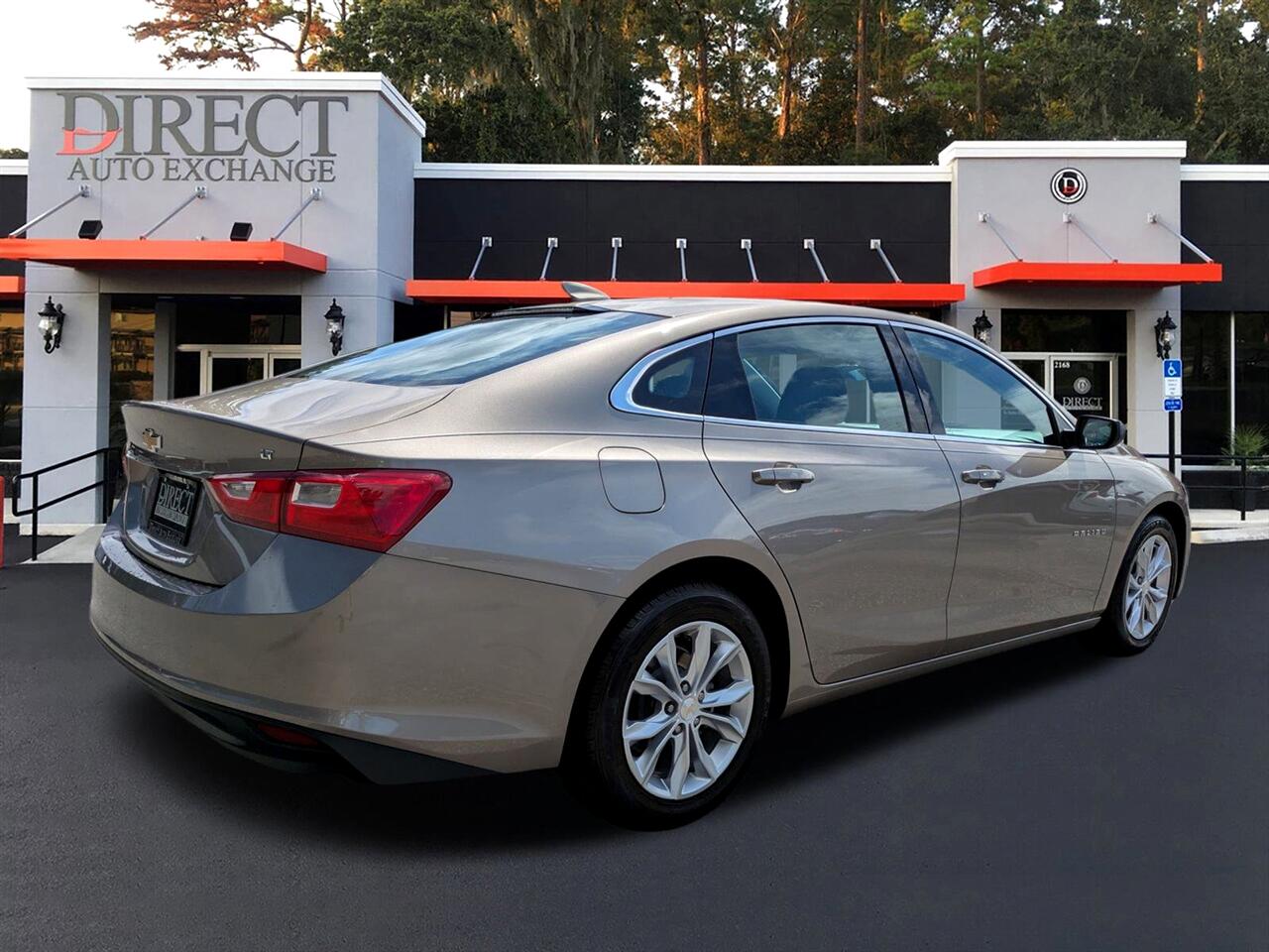 2023 Chevrolet Malibu 1LT photo 2
