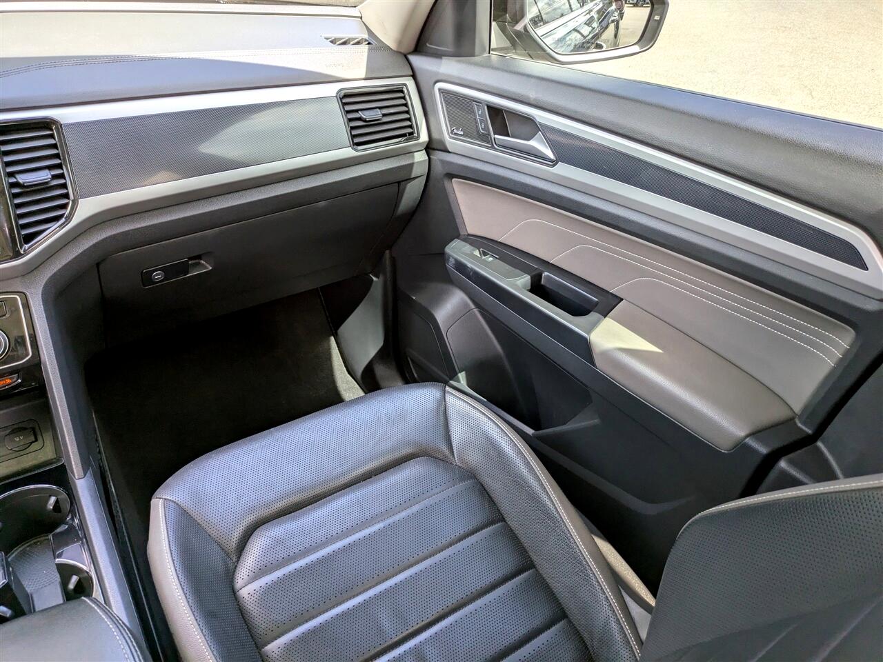 2021 Volkswagen Atlas V6 SEL Premium R-Line photo 17