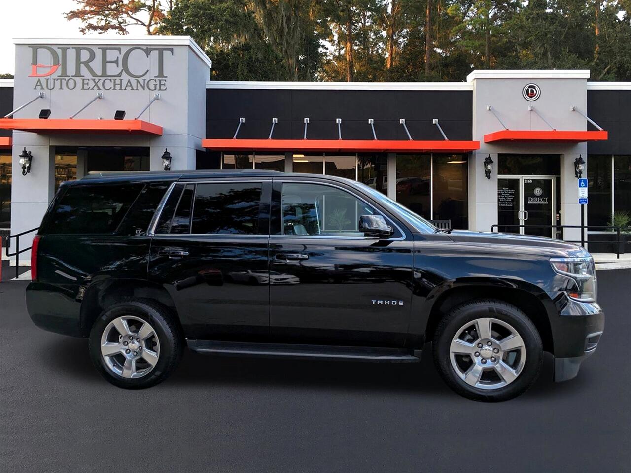 2018 Chevrolet Tahoe LT photo 2