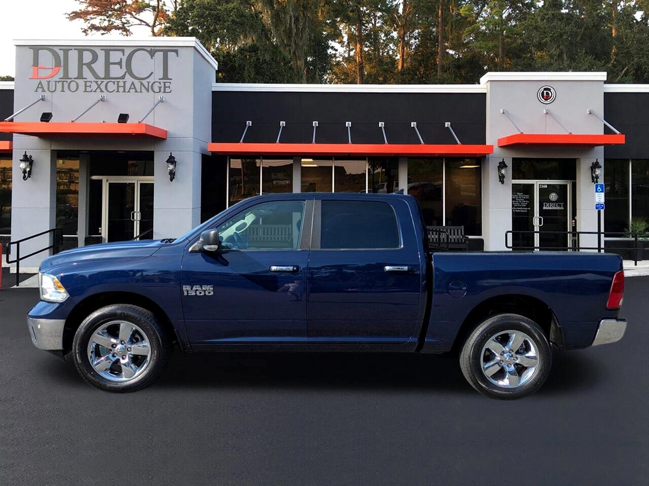 2017 Ram 1500 SLT photo 7