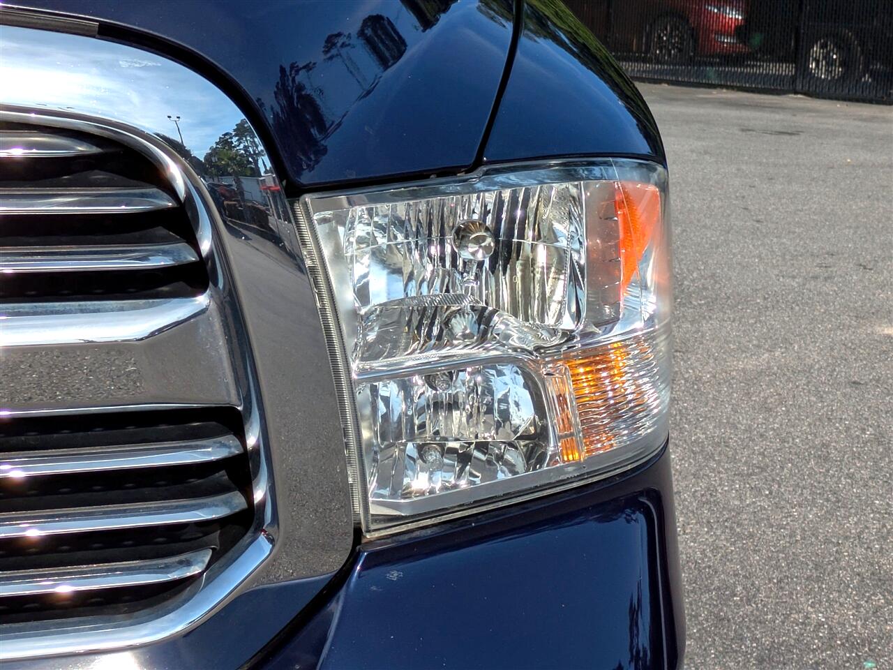 2017 Ram 1500 SLT photo 9