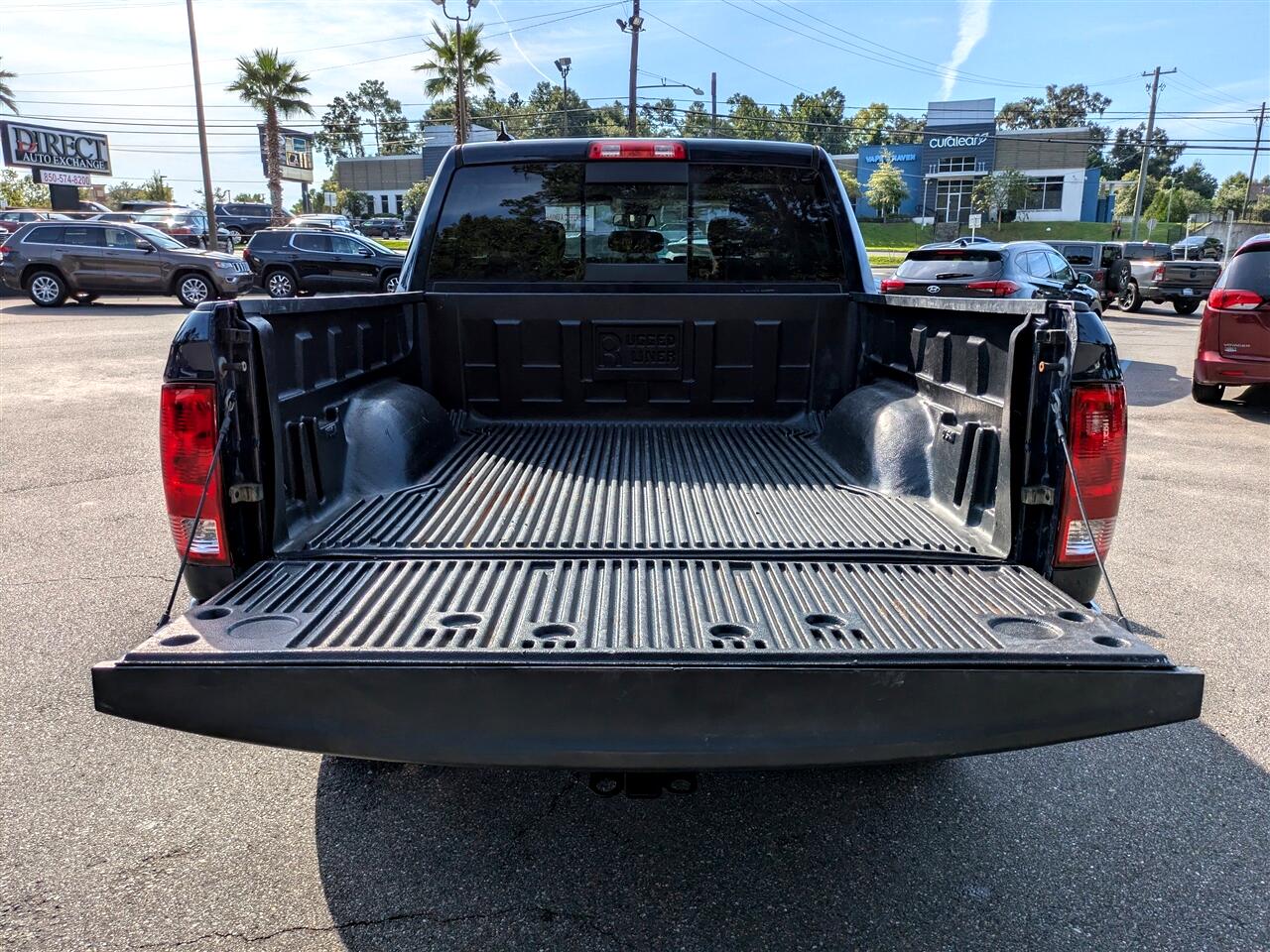 2017 Ram 1500 SLT photo 12