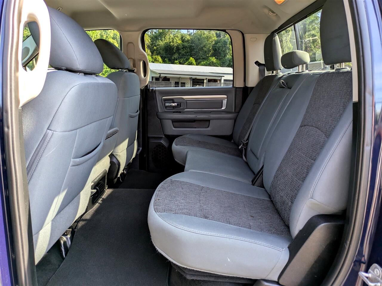 2017 Ram 1500 SLT photo 13
