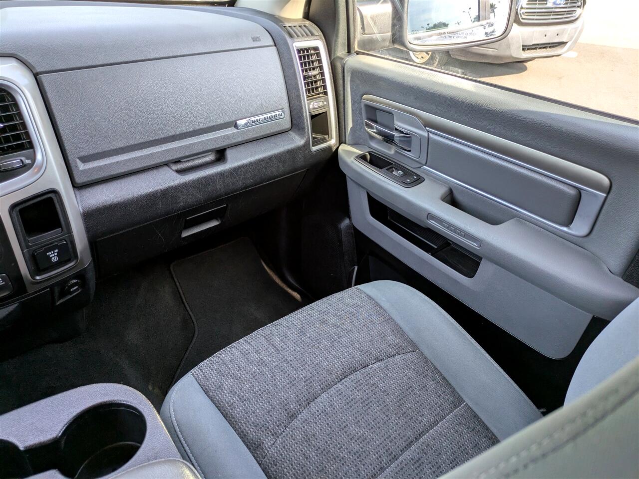 2017 Ram 1500 SLT photo 16