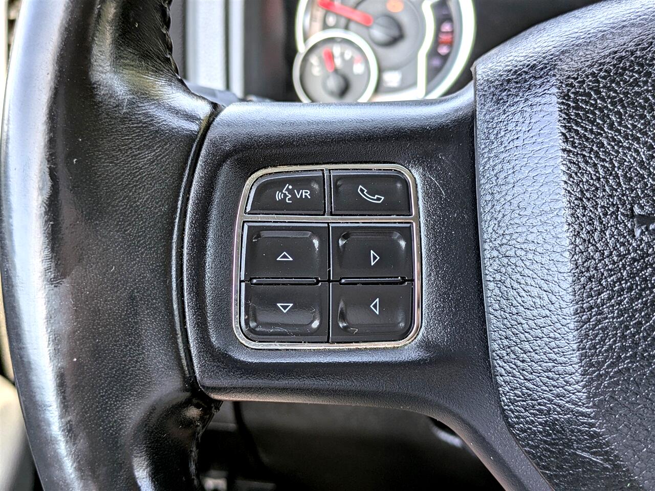2017 Ram 1500 SLT photo 23