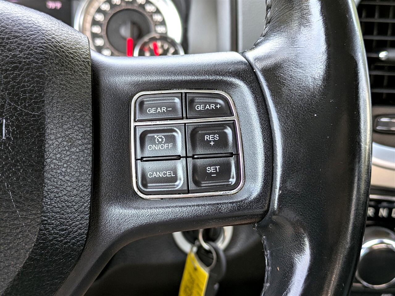 2017 Ram 1500 SLT photo 24