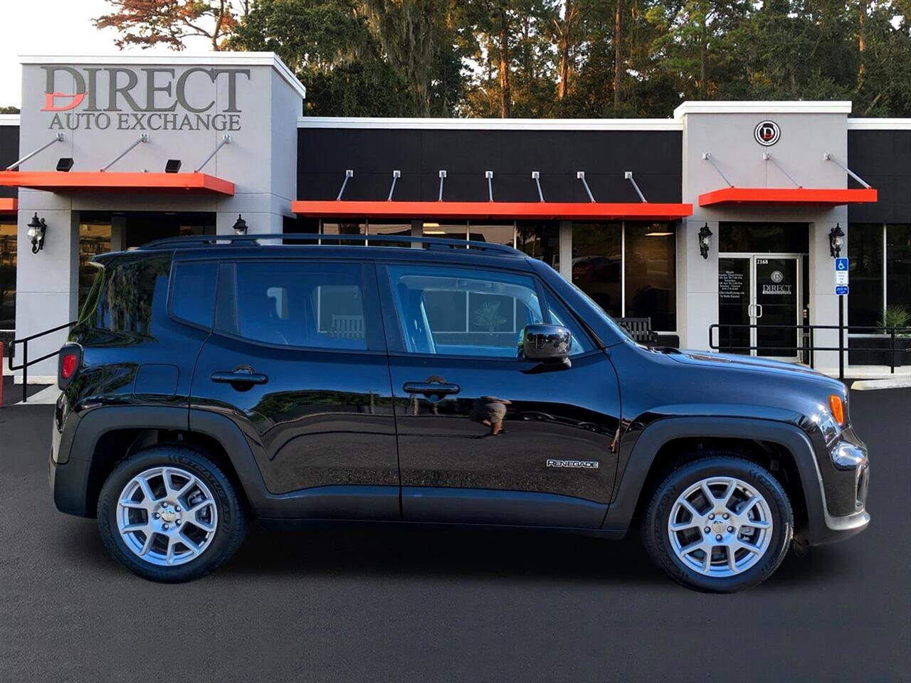 2021 Jeep Renegade Latitude photo 3