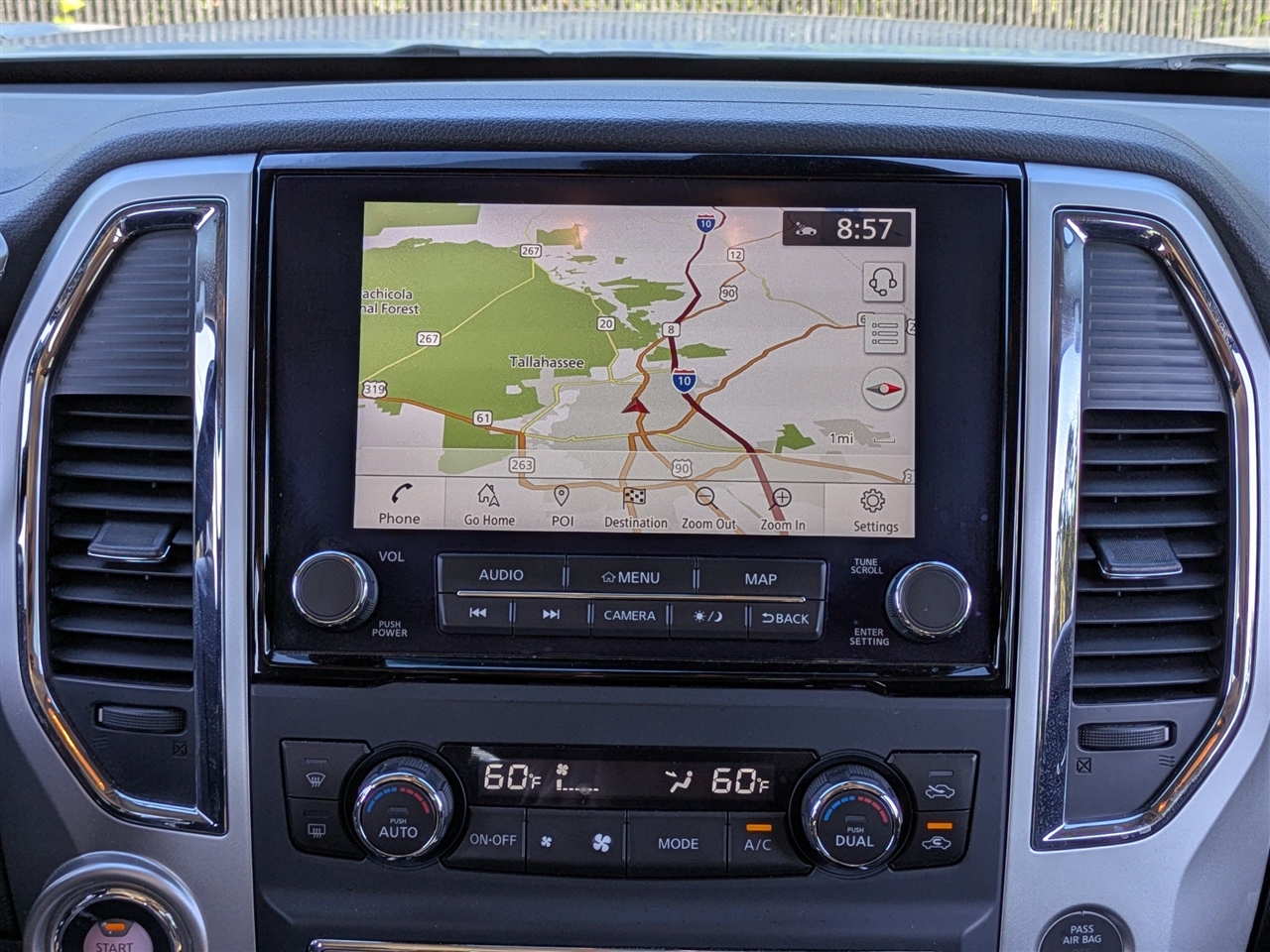 2021 Nissan Titan SV Crew Cab photo 14