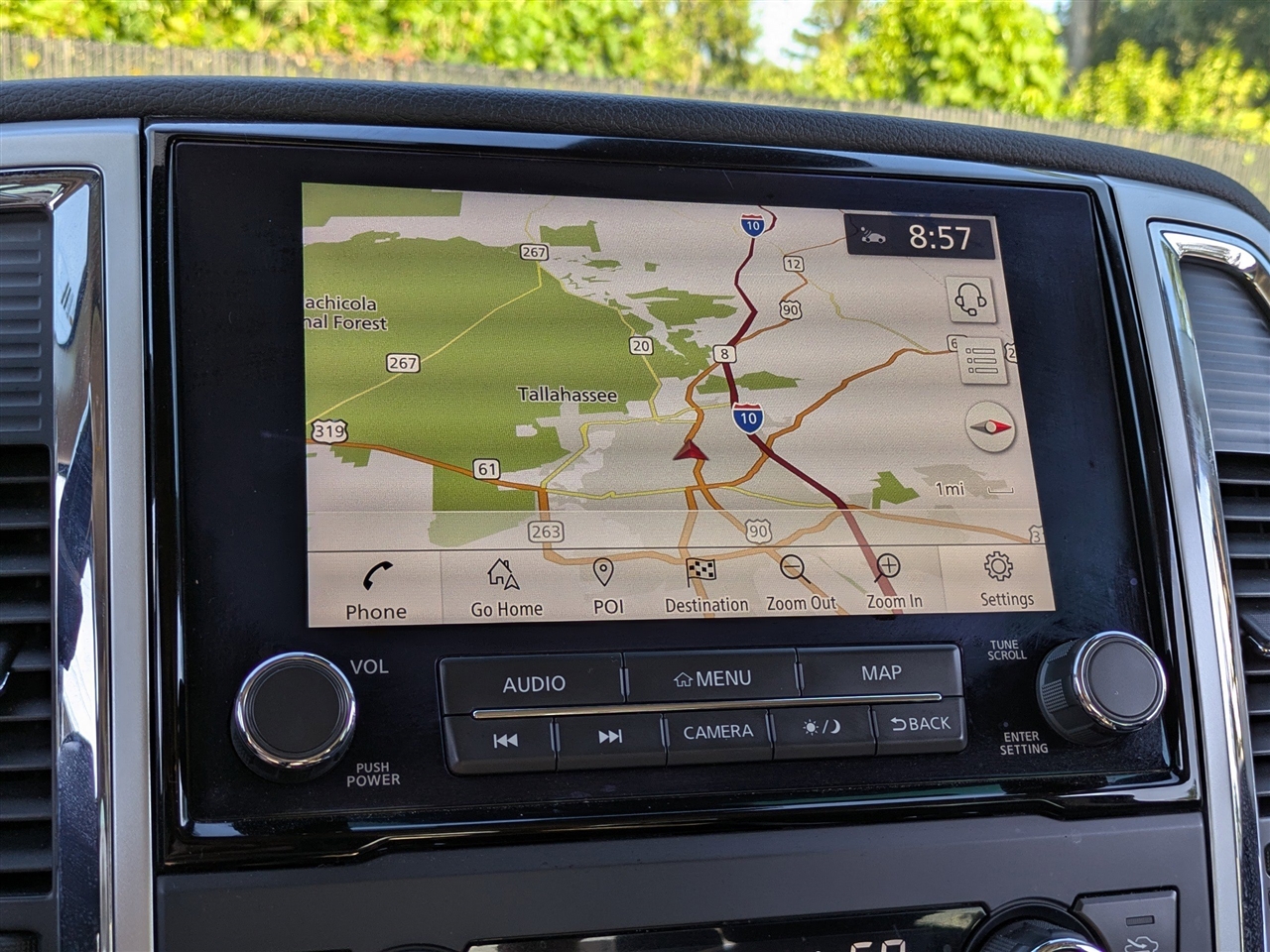2021 Nissan Titan SV Crew Cab photo 18
