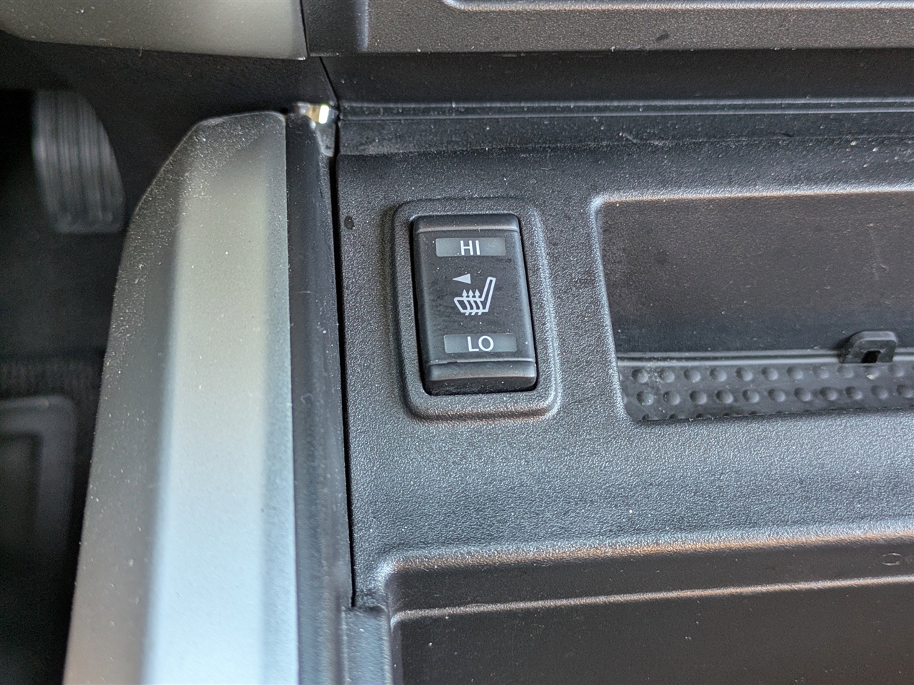 2021 Nissan Titan SV Crew Cab photo 20