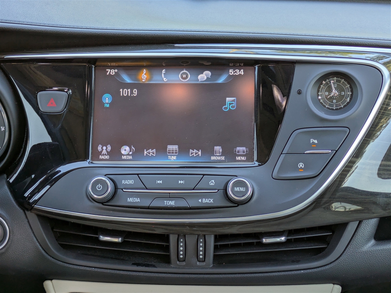 2019 Buick Envision Preferred photo 17