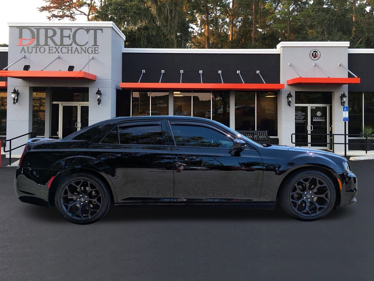 2019 Chrysler 300 S photo 2