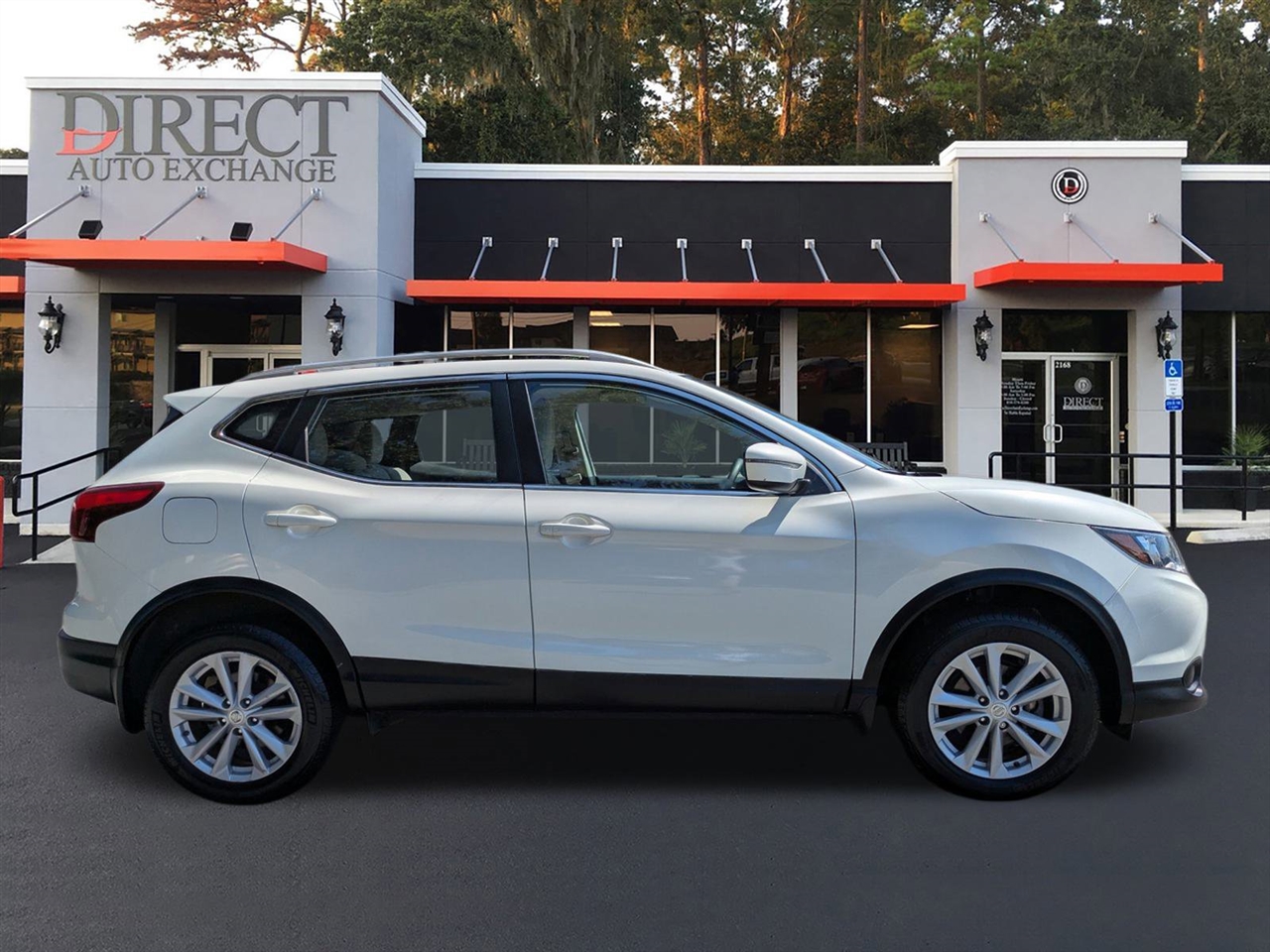 2018 Nissan Rogue Sport SV photo 3
