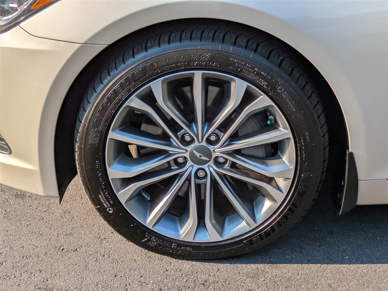 2015 Hyundai Genesis 3.8 photo 9