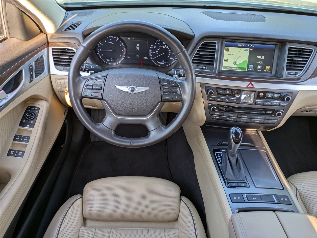 2015 Hyundai Genesis 3.8 photo 13