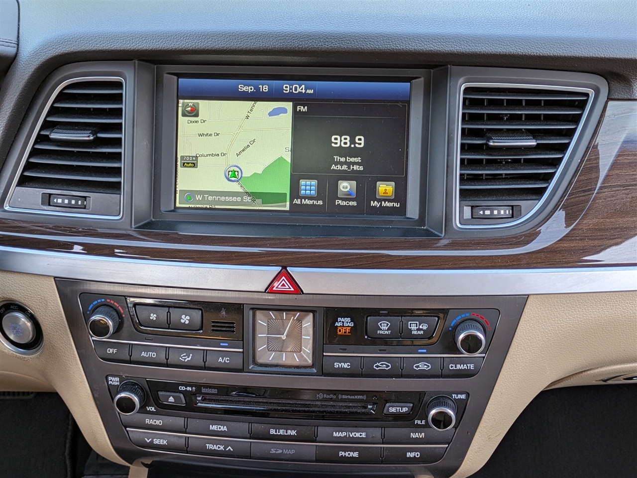 2015 Hyundai Genesis 3.8 photo 15