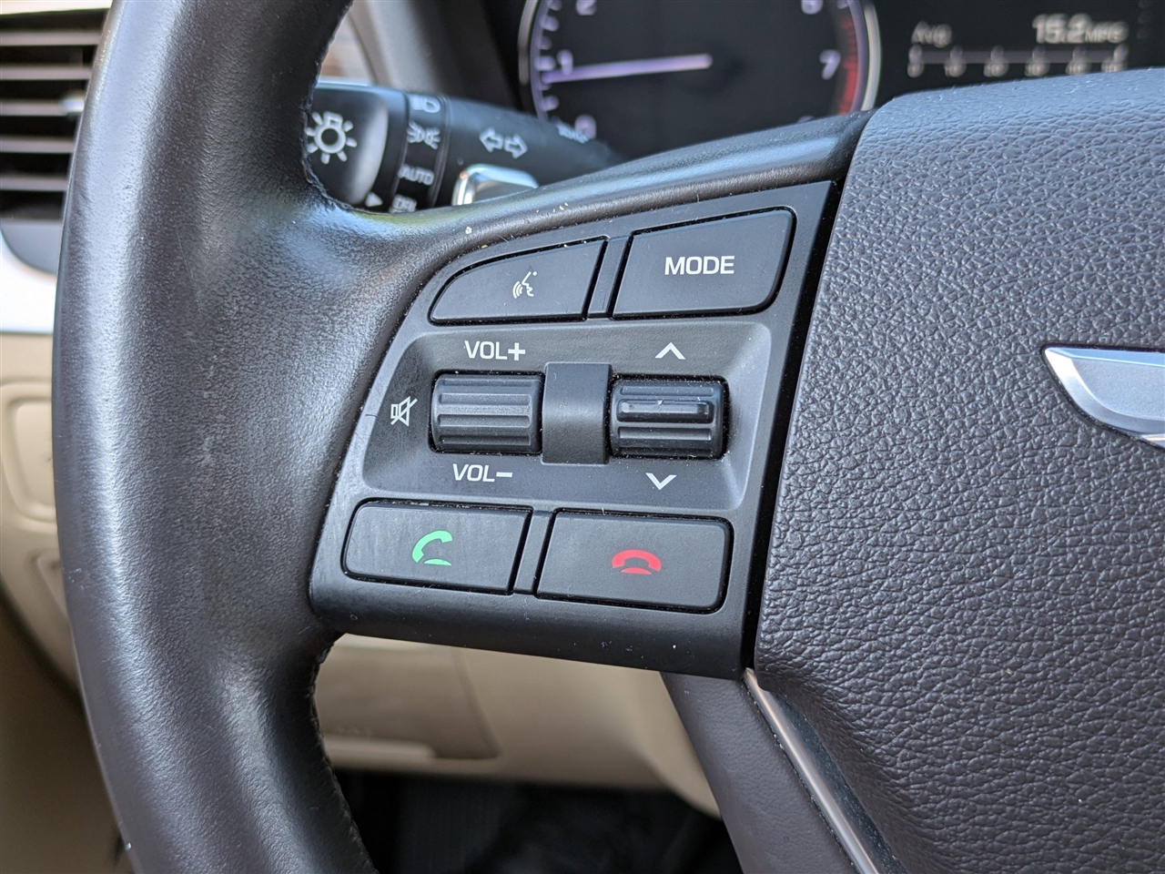 2015 Hyundai Genesis 3.8 photo 23