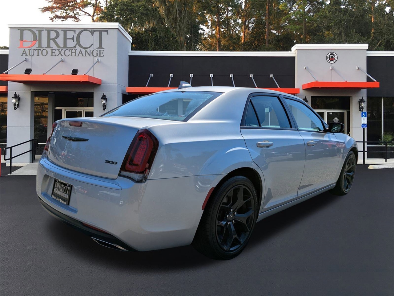 2022 Chrysler 300 Touring photo 4