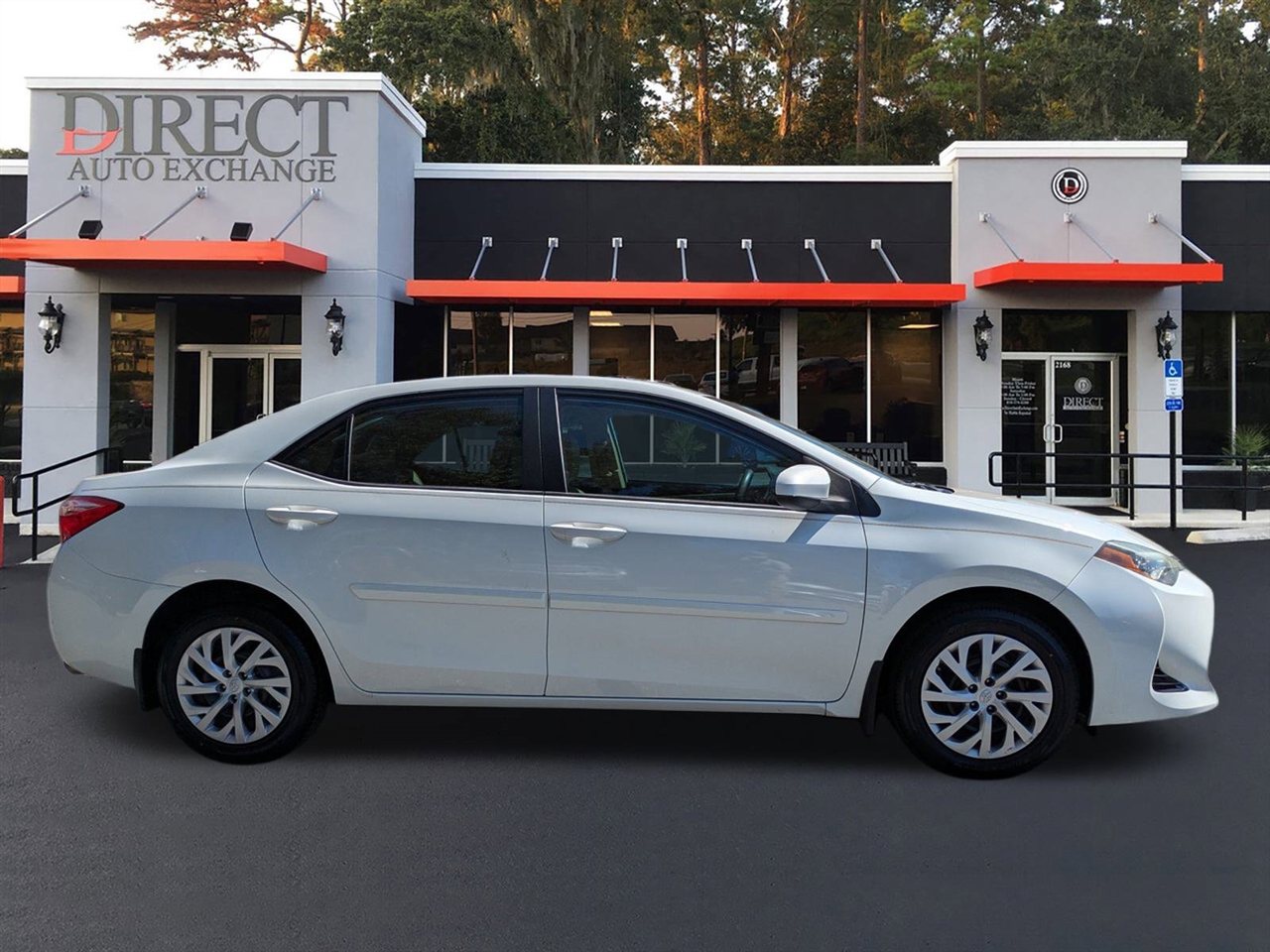 2018 Toyota Corolla XLE XSE photo 3