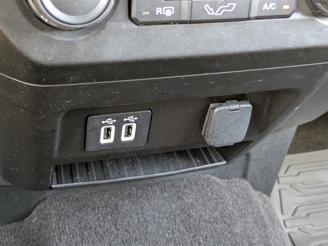 2020 Ford F-150 XLT photo 19