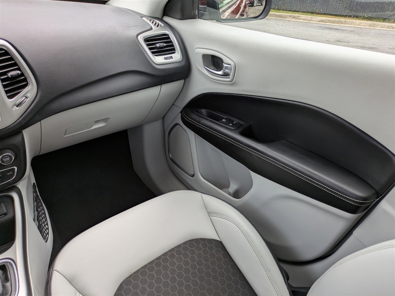 2020 Jeep Compass North Edition Latitude photo 16
