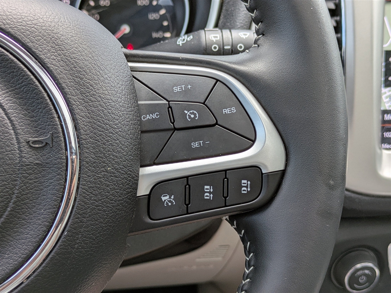 2020 Jeep Compass North Edition Latitude photo 25