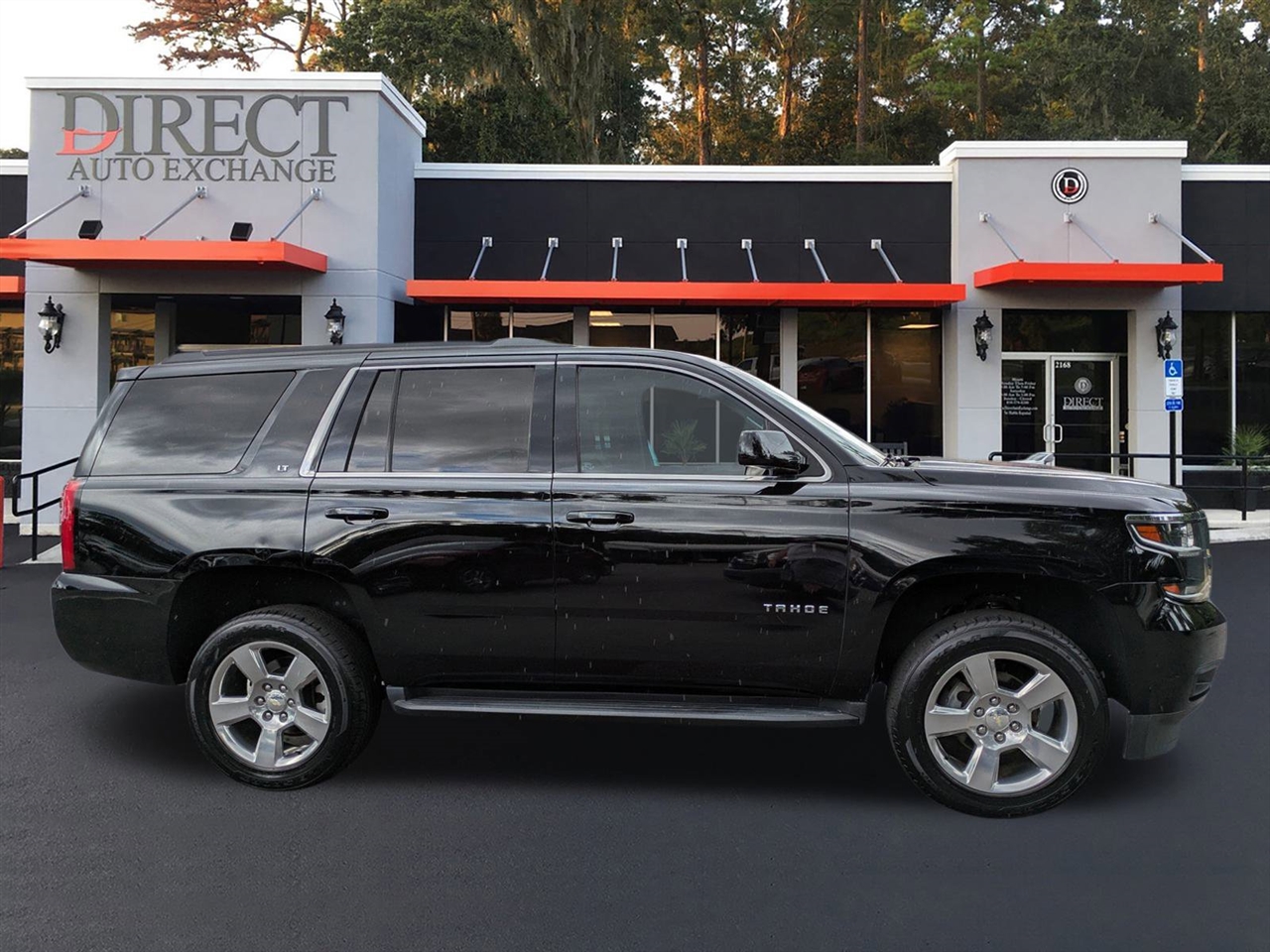 2019 Chevrolet Tahoe LT photo 3
