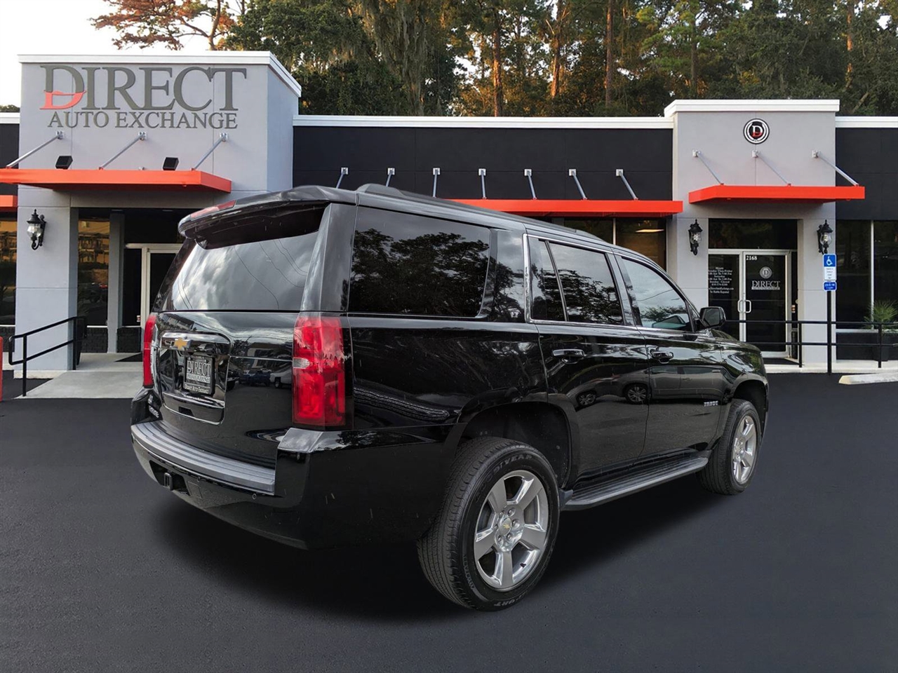 2019 Chevrolet Tahoe LT photo 4