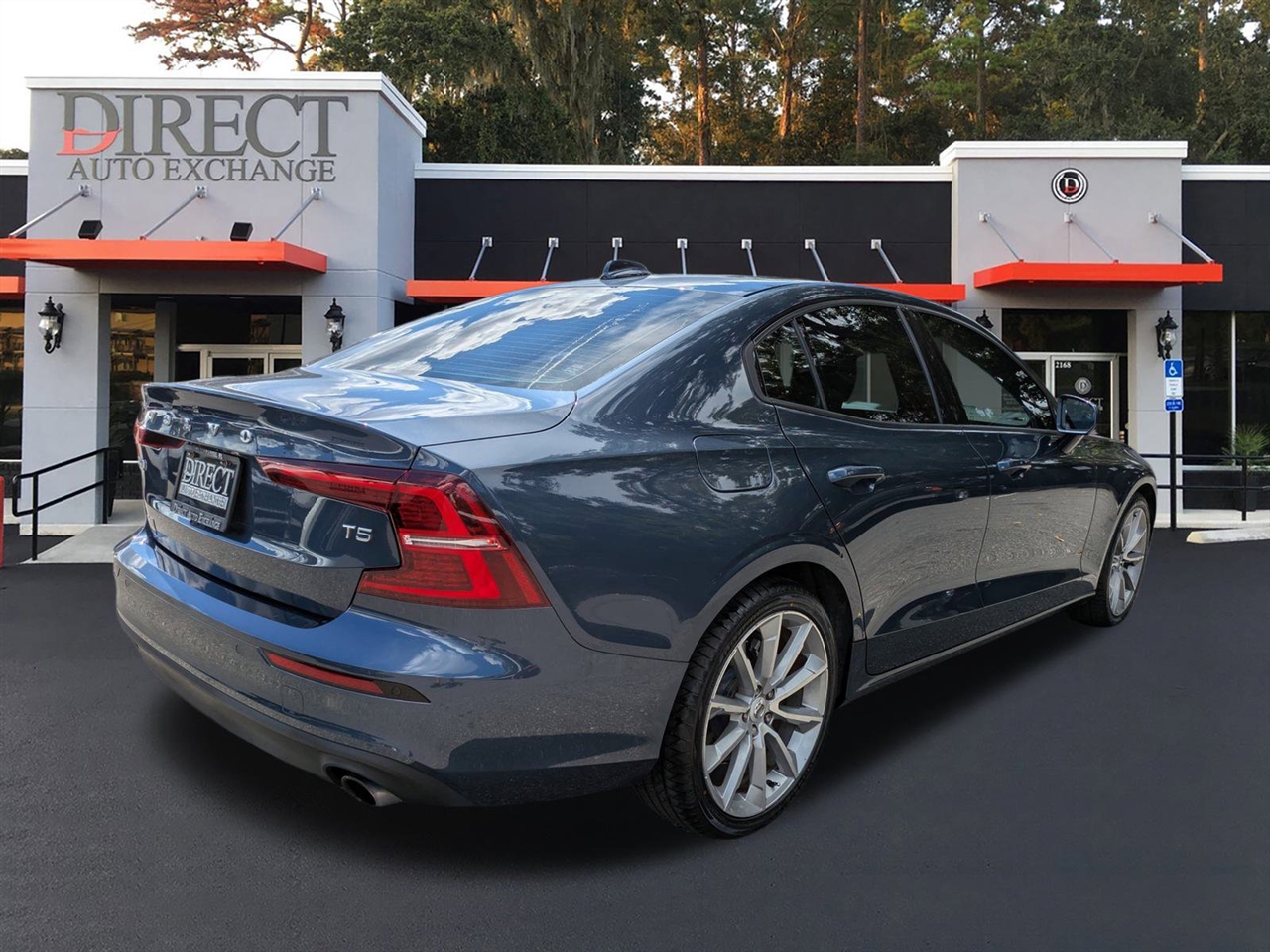 2020 Volvo S60 T5 Momentum photo 3