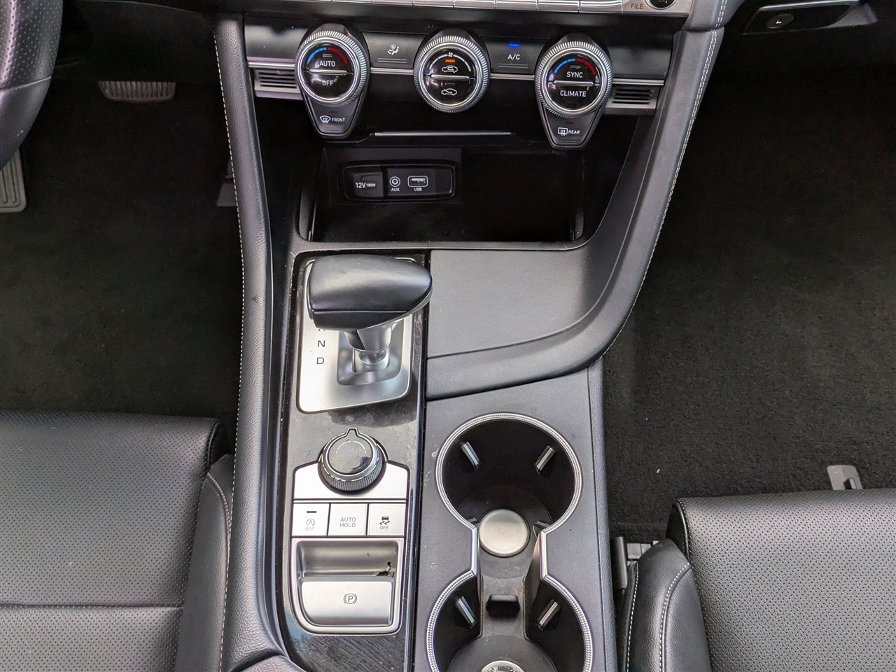 2020 Genesis G70 2.0T photo 16