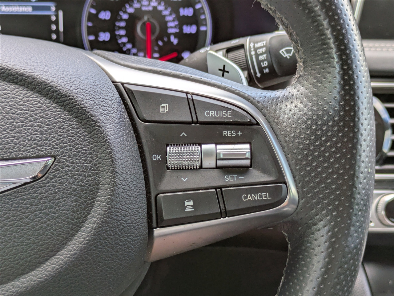 2020 Genesis G70 2.0T photo 21